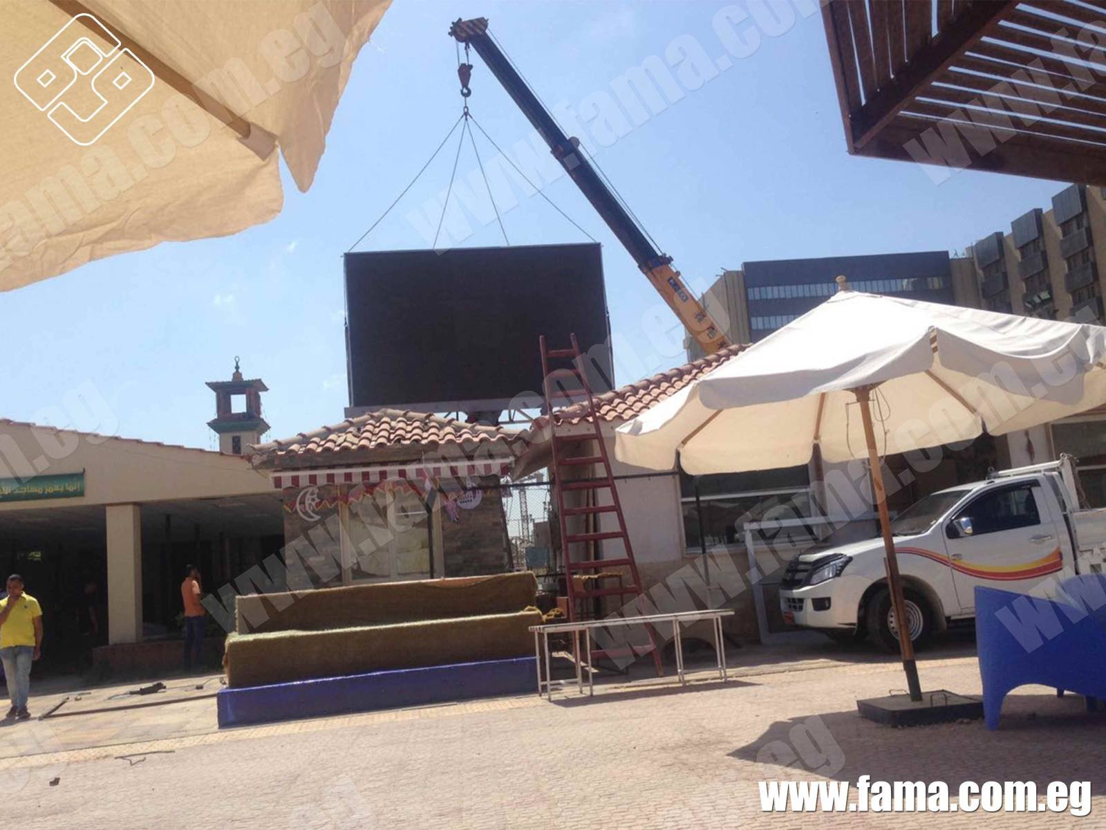 Sale and maintenance of LED screens
