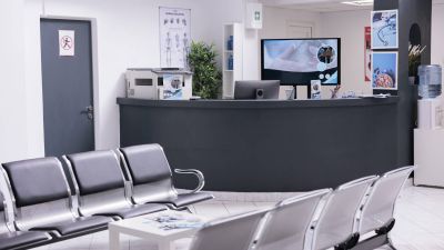Display screens for bookings for clinics at the best prices