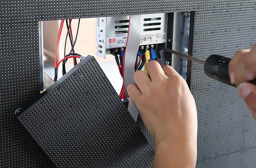 How to protect the safety of external LED screens from damage!