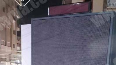 How to install display screens?